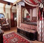 four poster bed
